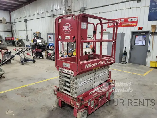 2018 MEC MICRO 19 Scissor Lift