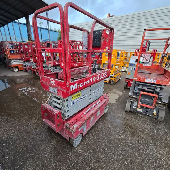 2018 MEC MICRO 19 Scissor Lift