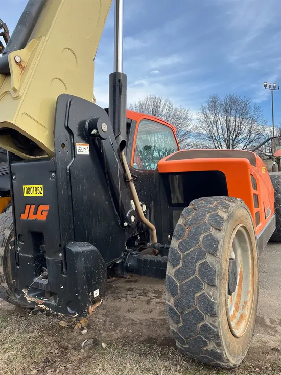 2018 JLG 742 Forklift