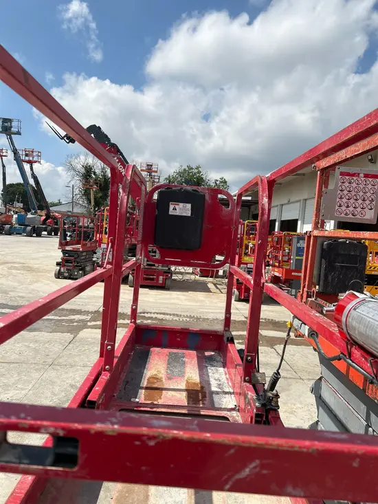 2018 MEC MICRO 19 Scissor Lift