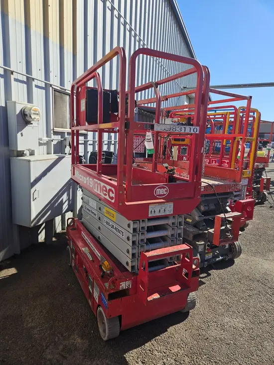 2019 MEC MICRO 19 Scissor Lift