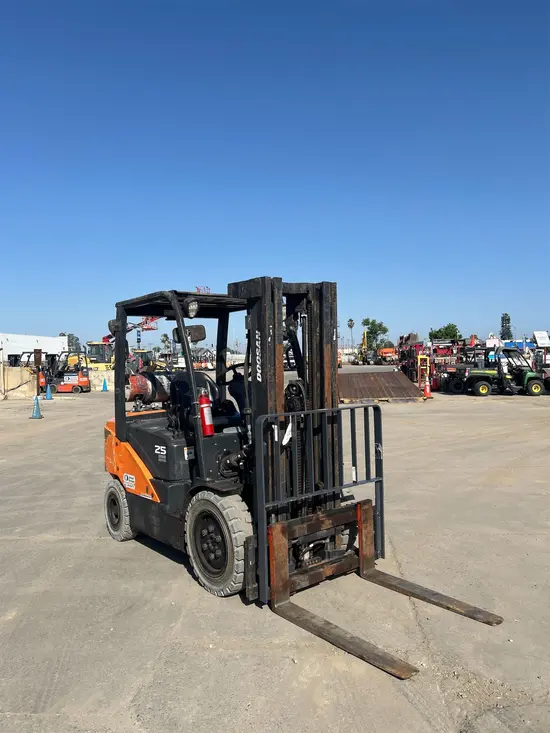 2022 Doosan G25P-7DF Warehouse Forklift