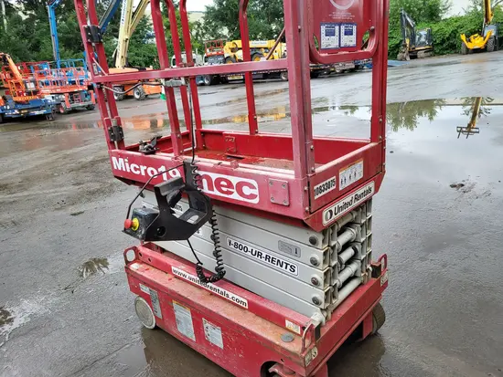 2018 MEC MICRO 19 Scissor Lift