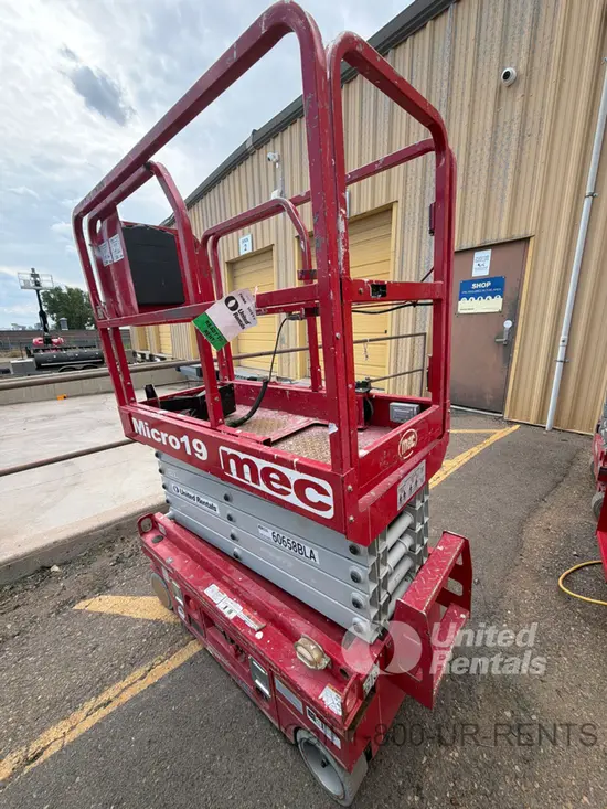 2018 MEC MICRO 19 Scissor Lift