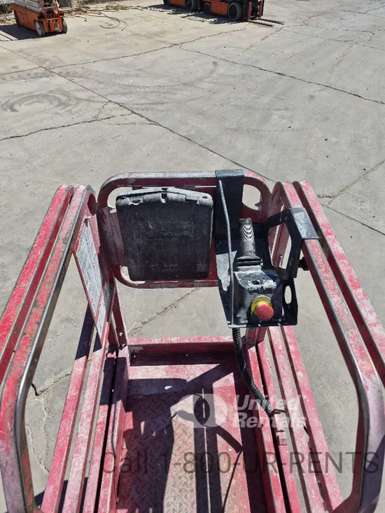 2019 MEC MICRO 19 Scissor Lift