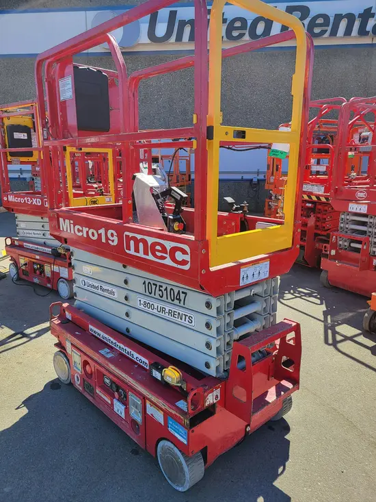 2018 MEC MICRO 19 Scissor Lift