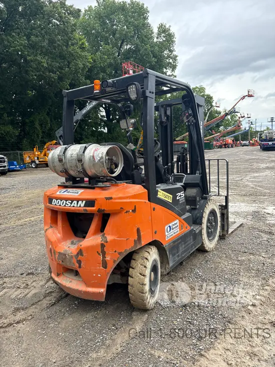 2022 Doosan G25E-7DF Warehouse Forklift