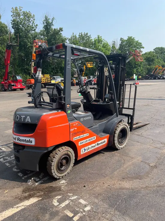 2019 Toyota 8FGU25 Warehouse Forklift