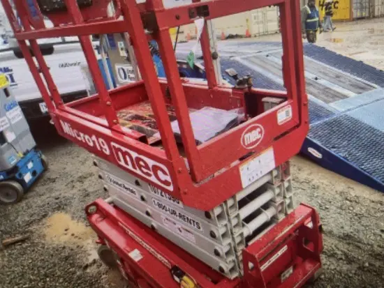 2018 MEC MICRO 19 Scissor Lift