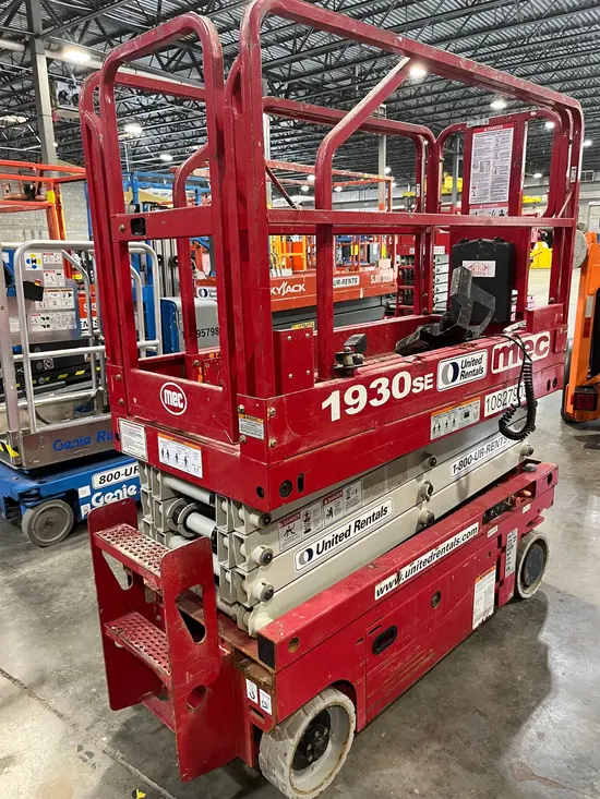 2018 MEC MICRO 19 Scissor Lift