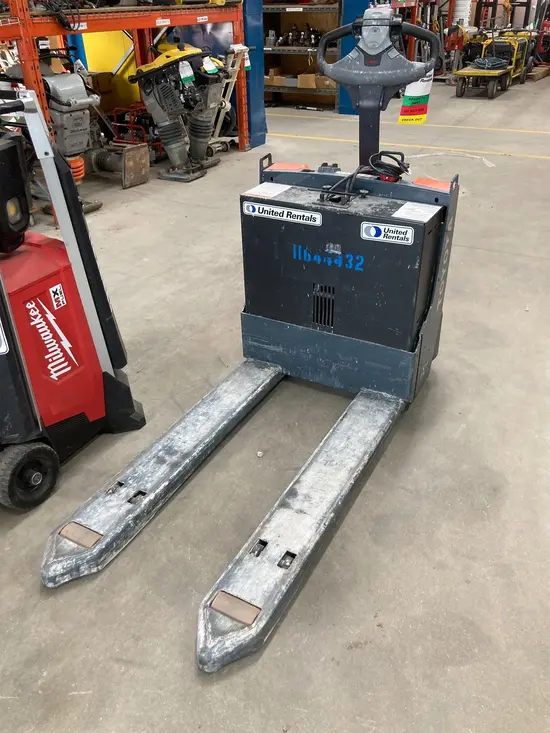 2023 Toyota 8HBW23 Jack