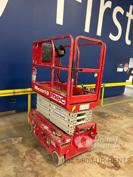 2018 MEC MICRO 19 Scissor Lift