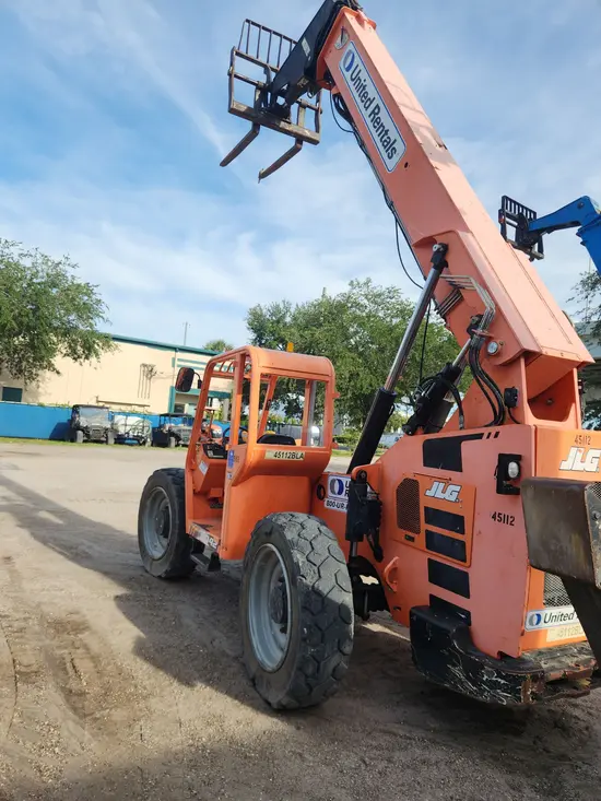 2017 SKYTRAK 6042 Forklift
