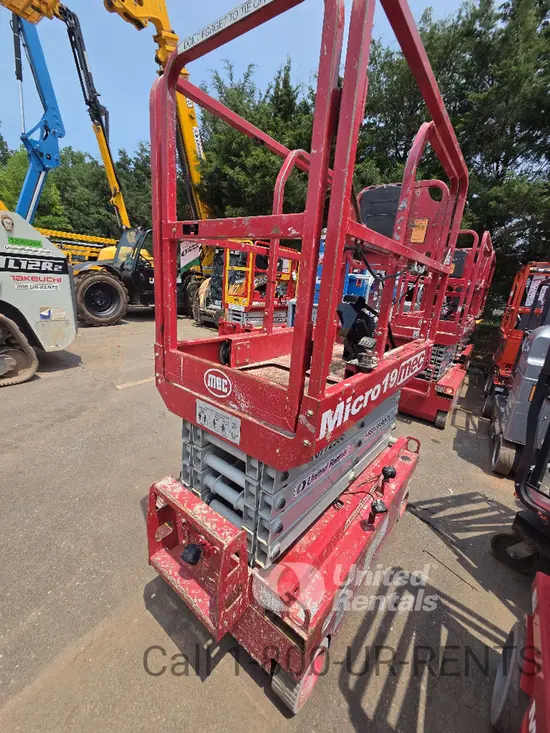 2018 MEC MICRO 19 Scissor Lift
