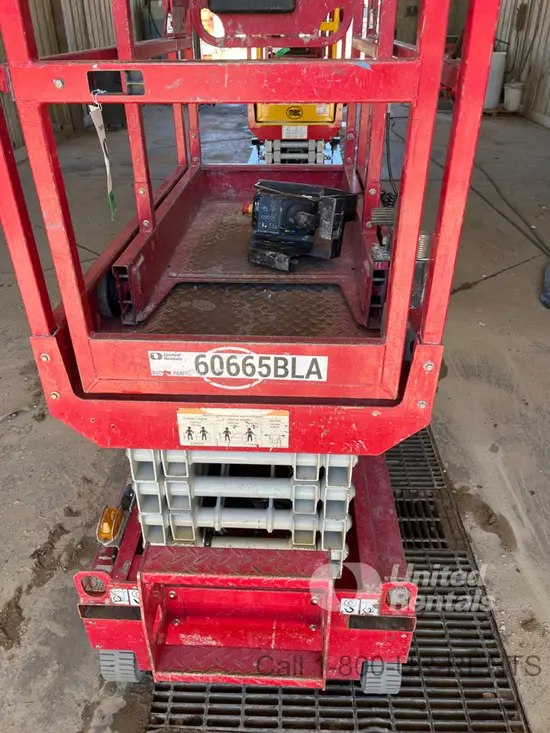 2018 MEC MICRO 19 Scissor Lift