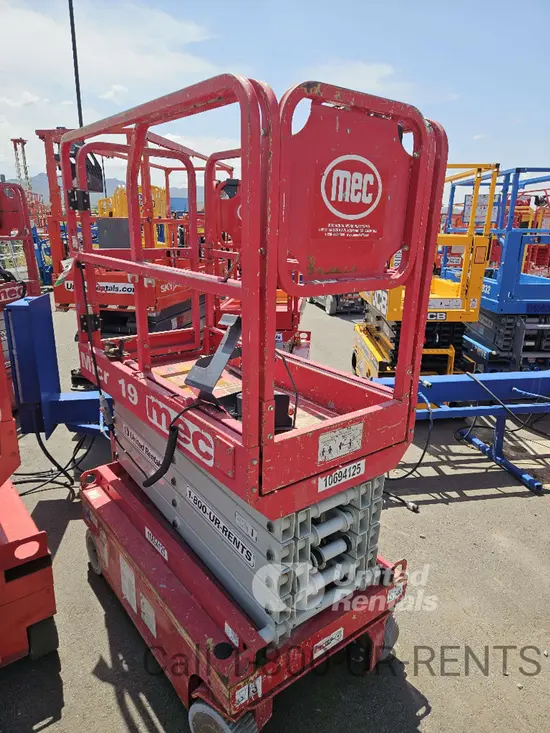 2017 MEC MICRO 19 Scissor Lift