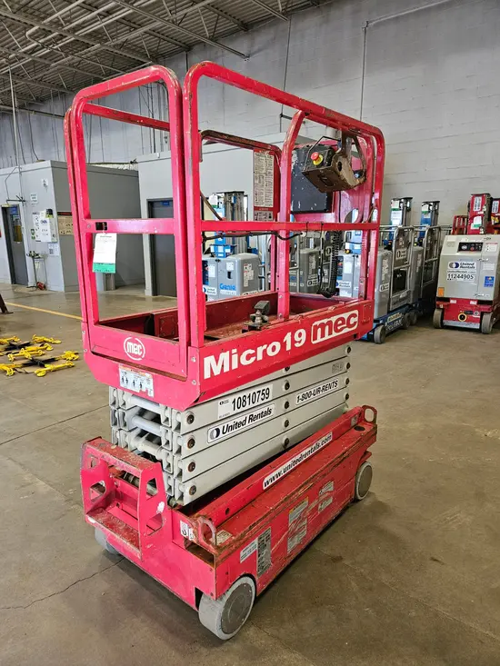2018 MEC MICRO 19 Scissor Lift