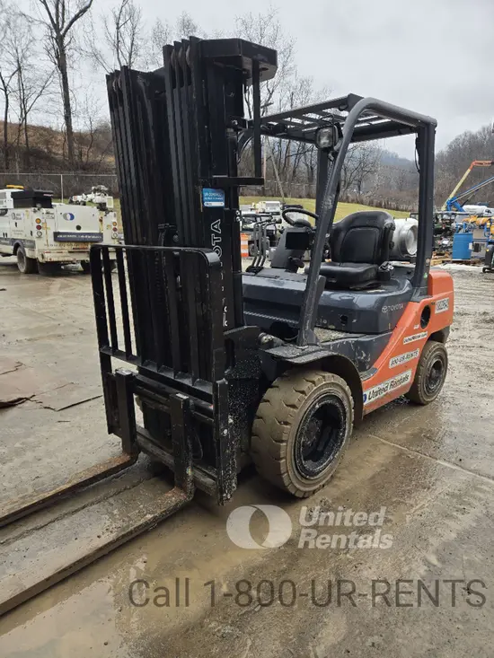 2018 Toyota 8FGU30 Warehouse Forklift