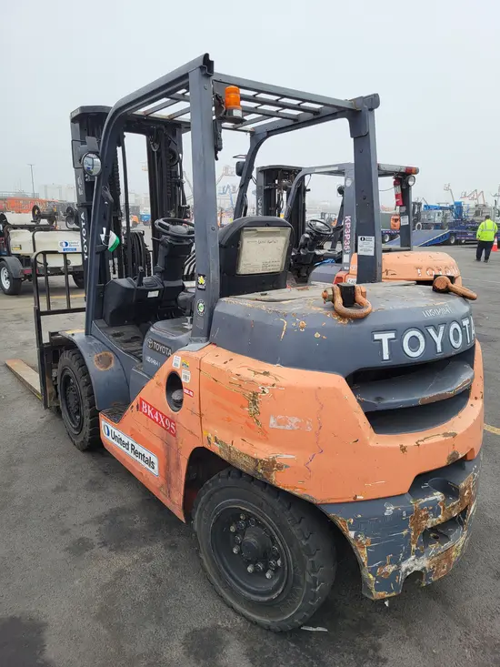 2016 Toyota 8FD35U Warehouse Forklift