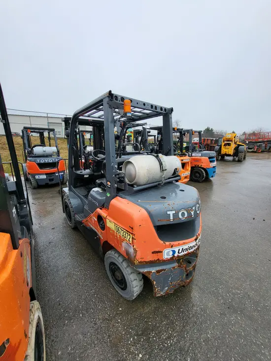 2017 Toyota 8FGU25 Warehouse Forklift