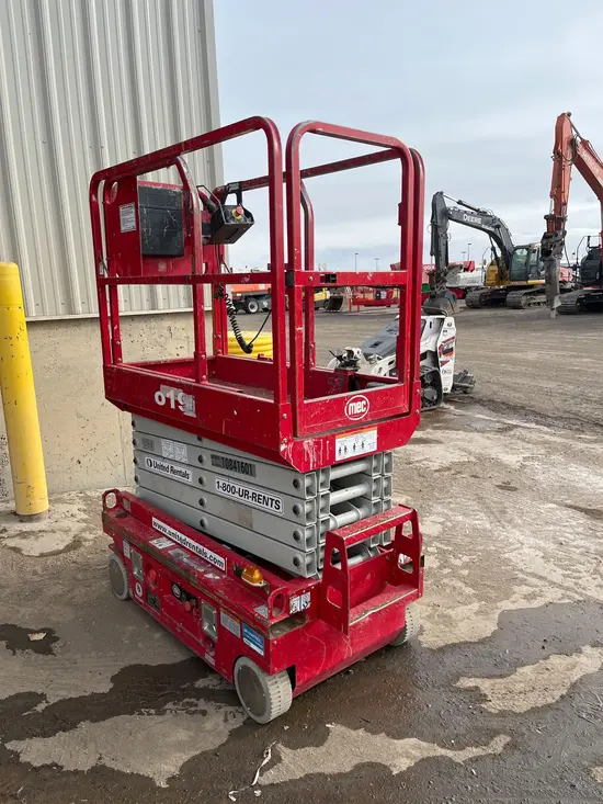 2018 MEC MICRO 19 Scissor Lift