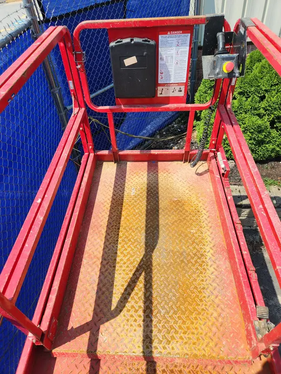 2017 MEC 4046SE Scissor Lift