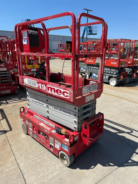 2019 MEC MICRO 19 Scissor Lift