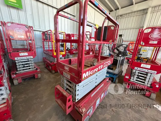 2019 MEC MICRO 19 Scissor Lift