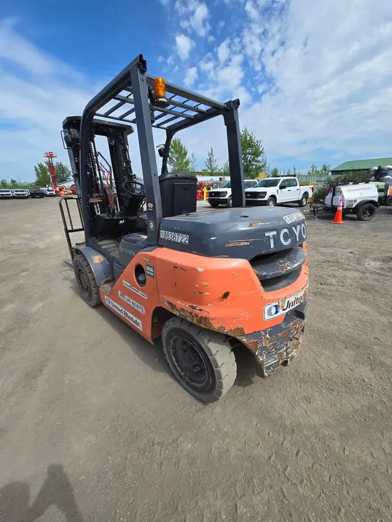 2018 Toyota 8FD35U Warehouse Forklift