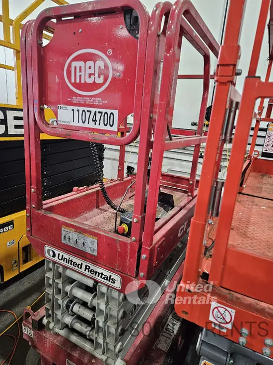 2020 MEC MICRO 19 Scissor Lift