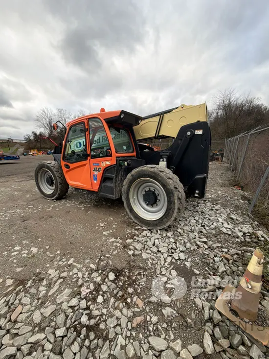2017 JLG 742 Forklift