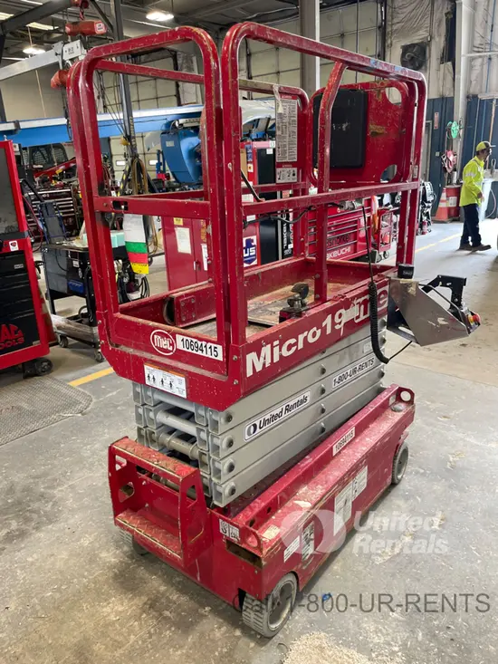 2017 MEC MICRO 19 Scissor Lift