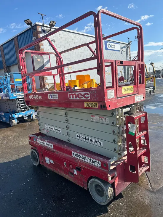 2017 MEC 4046SE Scissor Lift