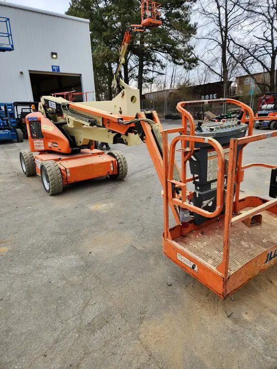 2015 JLG E450AJ Articulating Boom Lift