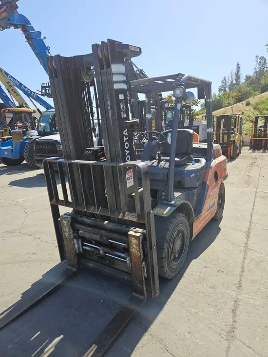 2016 Toyota 8FD35U Warehouse Forklift