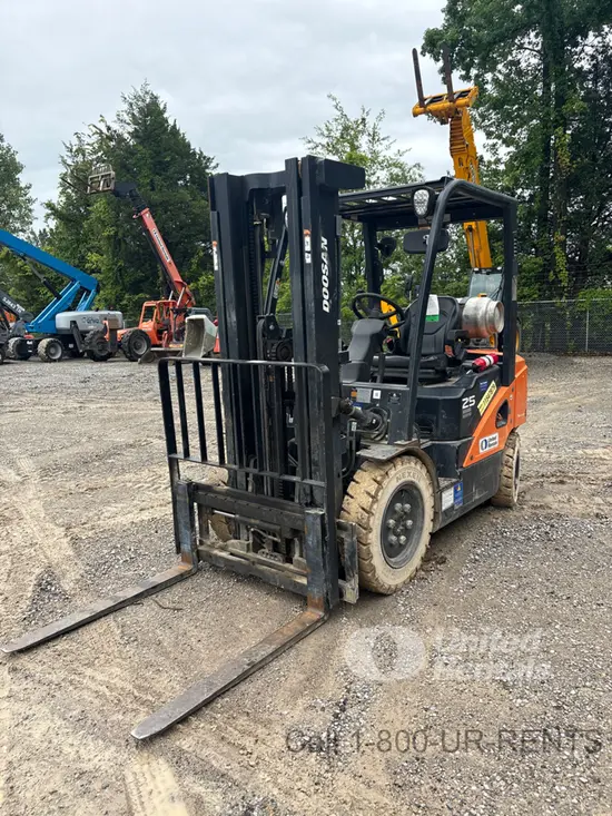 2022 Doosan G25E-7DF Warehouse Forklift