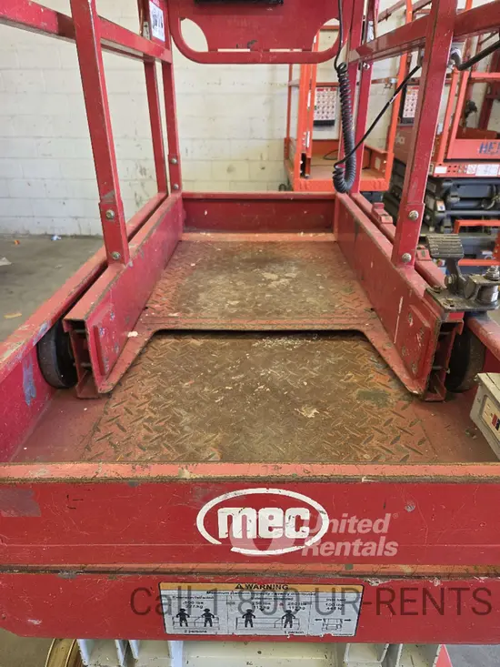 2019 MEC MICRO 19 Scissor Lift