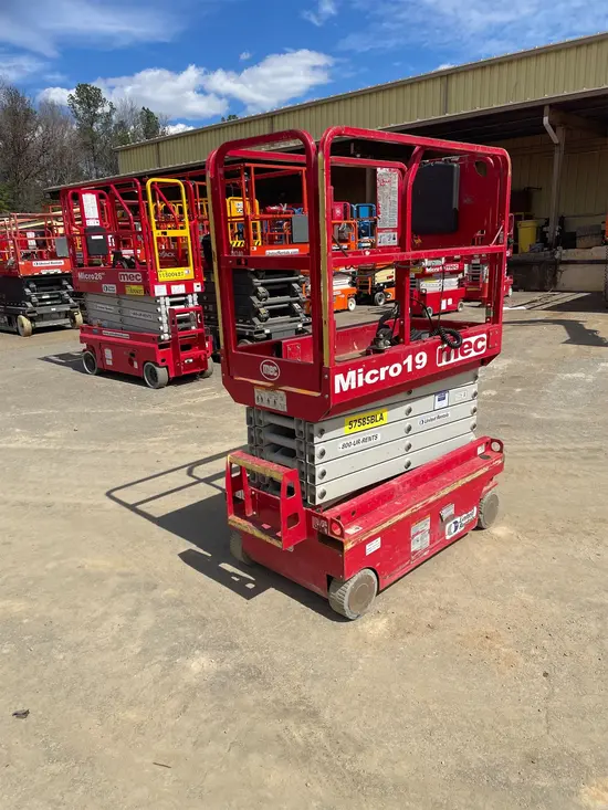 2018 MEC MICRO 19 Scissor Lift