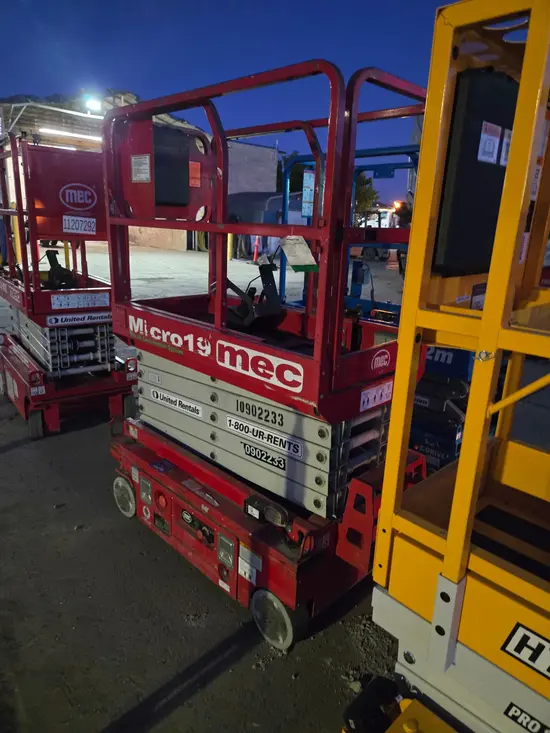 2019 MEC MICRO 19 Scissor Lift