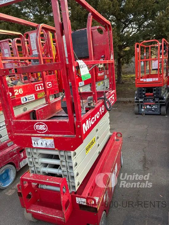 2018 MEC MICRO 19 Scissor Lift
