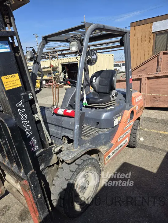 2018 Toyota 8FDU30 Warehouse Forklift