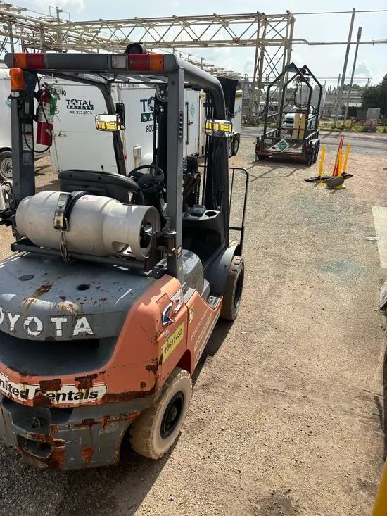 2017 Toyota 8FGCU25 Warehouse Forklift