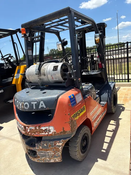 2019 Toyota 8FGU25 Warehouse Forklift