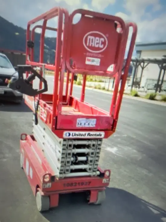2018 MEC MICRO 19 Scissor Lift
