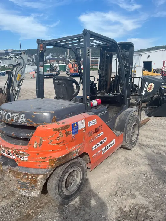 2018 Toyota 8FD45U Warehouse Forklift