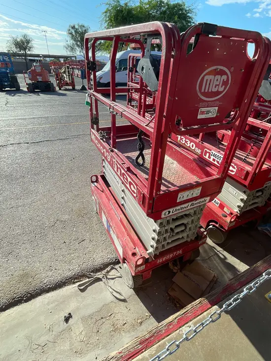 2018 MEC MICRO 19 Scissor Lift