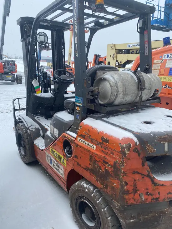2014 Toyota 8FGU30 Warehouse Forklift