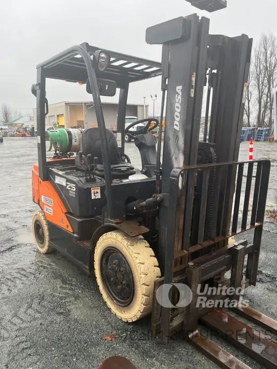 2019 Doosan G25P-7DF Warehouse Forklift