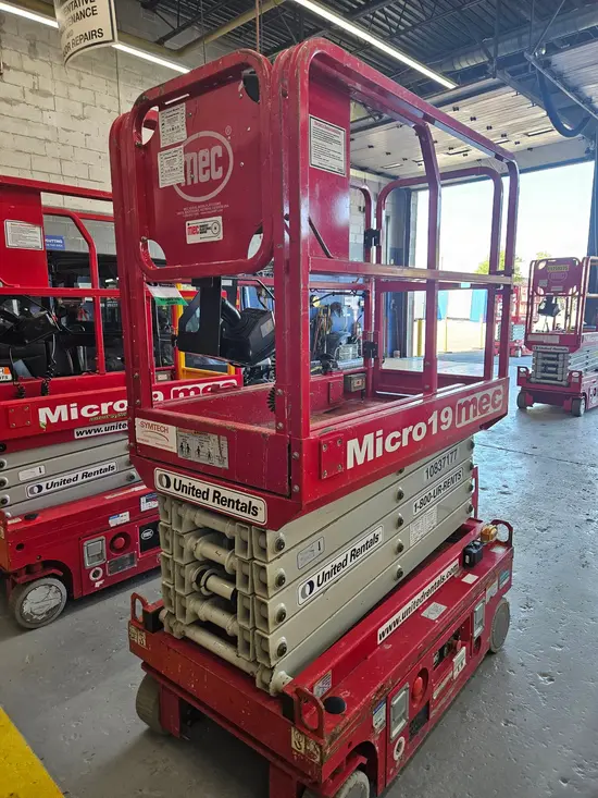 2018 MEC MICRO 19 Scissor Lift