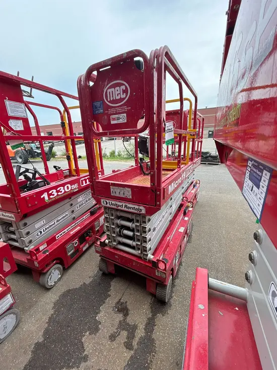 2018 MEC MICRO 19 Scissor Lift
